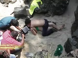 Charmante mooie sex film gratis kijken babe kleedt zich uit en speelt met haar poesje.