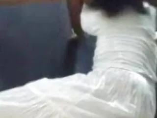 schattige getatoeëerde sex filmpjes gratis kortharige tiener speelt met een dildo