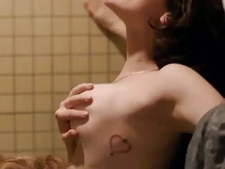 Spermavarken gay sexfilmpjes Brian Wood zuigt Dee's zwarte lul